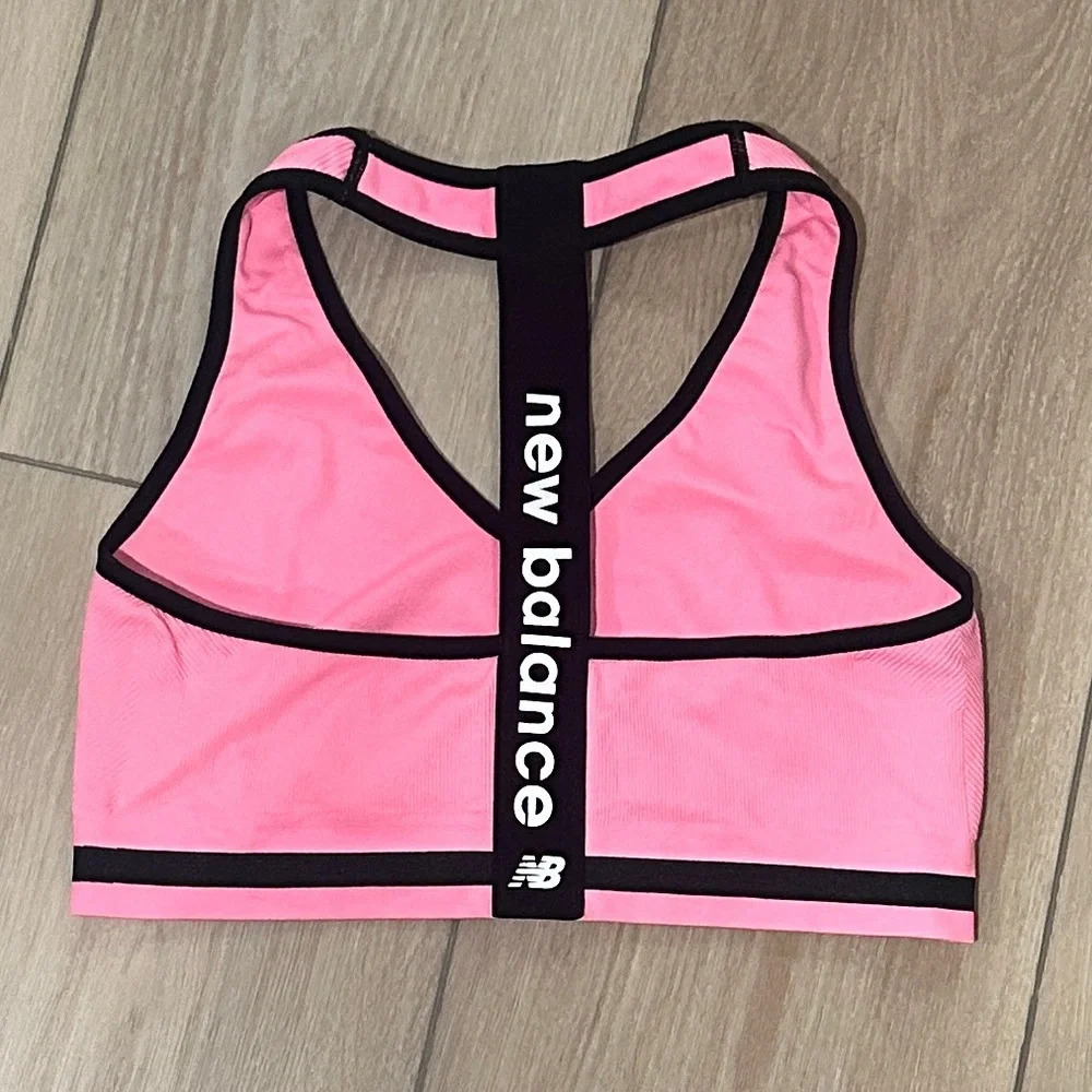 New Balance V-Neck Logo T-Back Sports Bra in Electric Pink Women’s XL